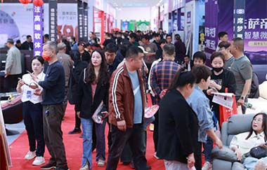 洛阳家装展会现场展商云集推出优惠吸引观众